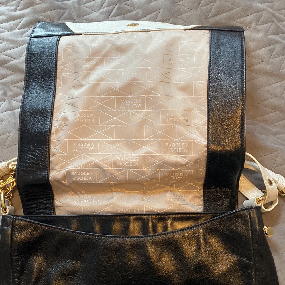 Purse - Picture 3 of 4